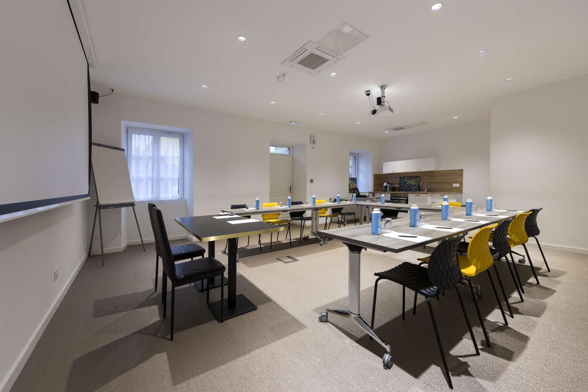 Leprince Hotel Spa; Best Western Premier Collection Le Mans Bagian luar foto